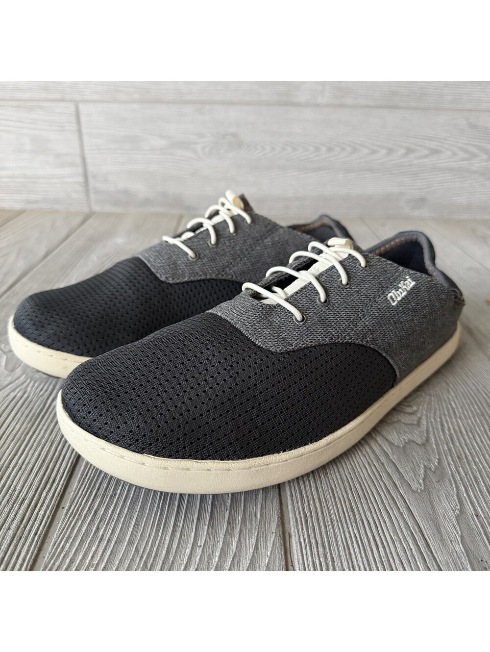 OluKai Nohea Moku Mens 9.5 Gray Mesh Casual Sneakers Shoes Beach Surf Whit Slip